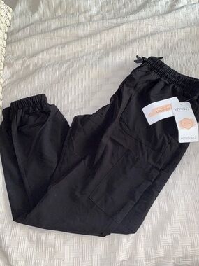 Black Elastic-Waist Scrub Pants